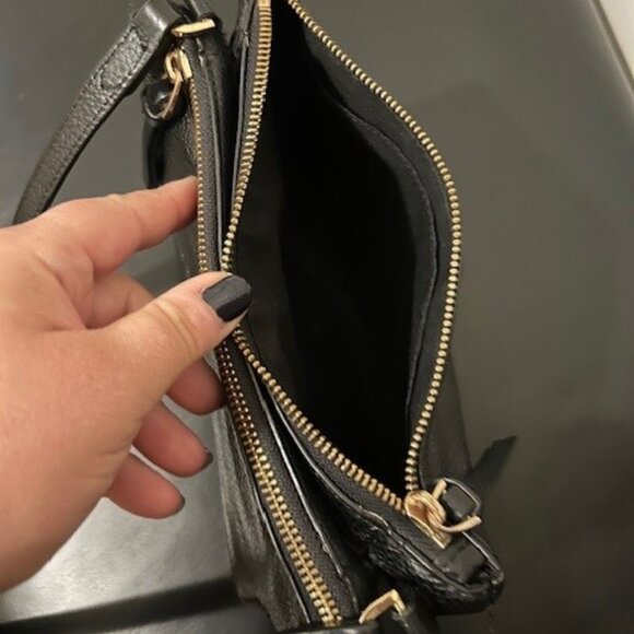 Black pebbled leather Vince Camuto Crossbody bag - Picture 5 of 6